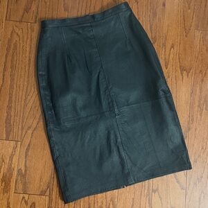Vintage Comint genuine black leather skirt. Size 11-12